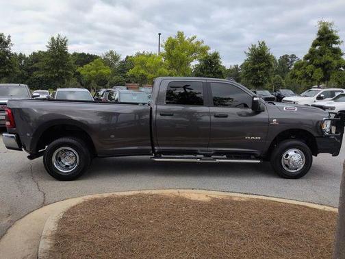 Granite Crystal Metallic Clearcoat 2024 RAM 3500 Big Horn Crew Cab 4x4 8' Box
