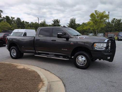 Granite Crystal Metallic Clearcoat 2024 RAM 3500 Big Horn Crew Cab 4x4 8' Box