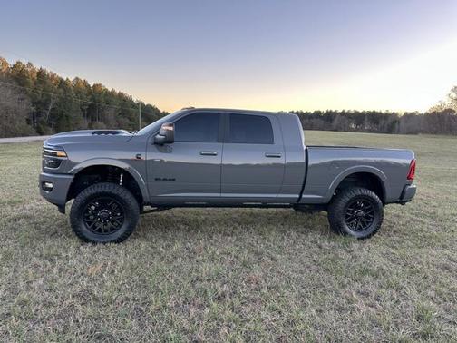 2026 RAM 3500 Limited Mega Cab 4x4 6'4' Box