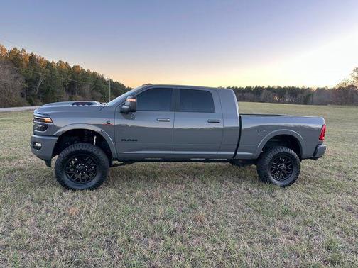 2026 RAM 3500 Limited Mega Cab 4x4 6'4' Box