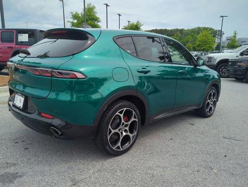 Verde Fangio Metallic 2024 Alfa Romeo Tonale Veloce EAWD