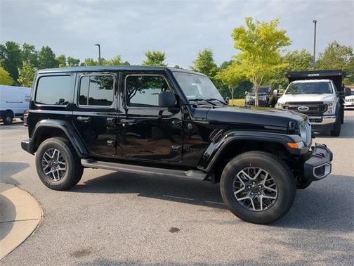 2025 Jeep Wrangler 4-Door Sahara 4x4