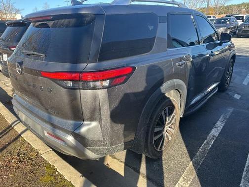 2023 Nissan Pathfinder Platinum FWD
