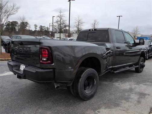 2026 RAM 3500 Tradesman Crew Cab 4x4 8' Box