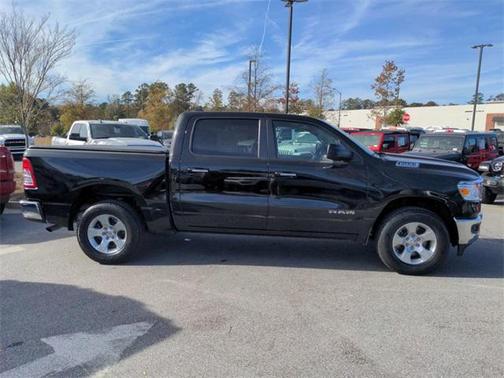 Photo 3 of 31 of 2019 RAM 1500 Big Horn