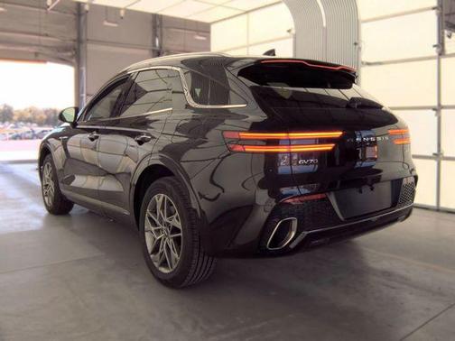 Vik Black 2025 Genesis GV70 2.5T AWD