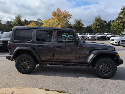 Granite Crystal Metallic Clearcoat 2026 Jeep Wrangler Sport S