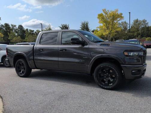 Granite Crystal Metallic Clearcoat 2027 RAM 1500 Big Horn/Lone Star