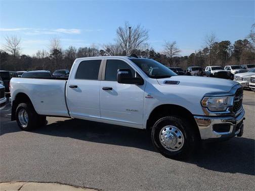 2024 RAM 3500 Big Horn Crew Cab 4x4 8' Box