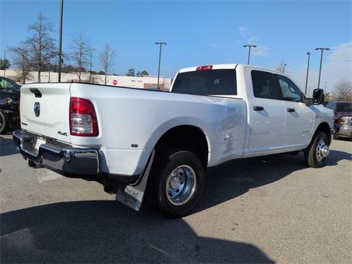 2024 RAM 3500 Big Horn Crew Cab 4x4 8' Box