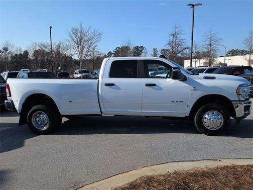 2024 RAM 3500 Big Horn Crew Cab 4x4 8' Box