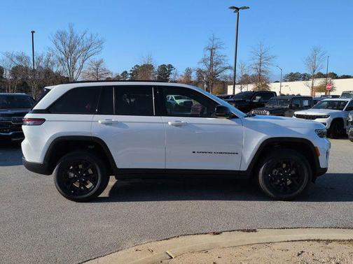 2025 Jeep Grand Cherokee Altitude