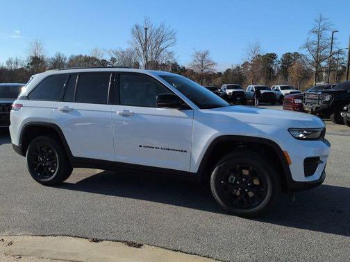 2025 Jeep Grand Cherokee Altitude