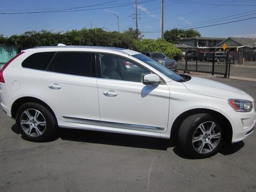 2015 Volvo XC60 T6 Platinum