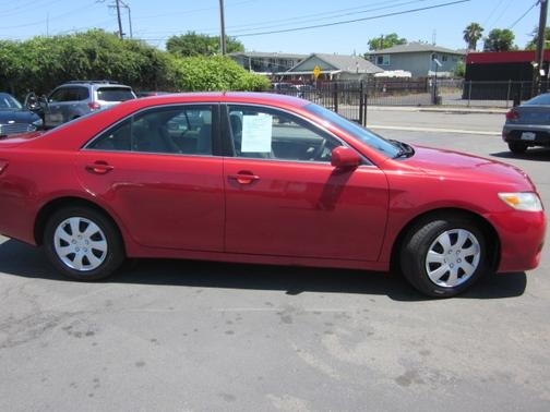 2010 Toyota Camry LE