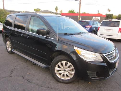 2014 Volkswagen Routan SEL Premium