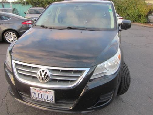 2014 Volkswagen Routan SEL Premium