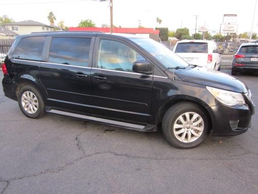2014 Volkswagen Routan SEL Premium