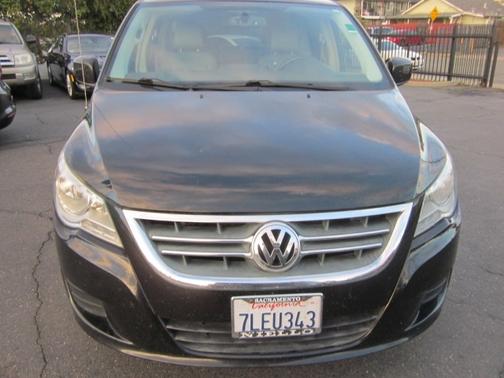 2014 Volkswagen Routan SEL Premium
