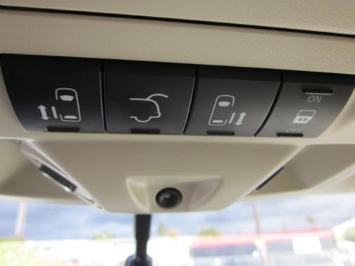 2010 Volkswagen Routan SEL Premium