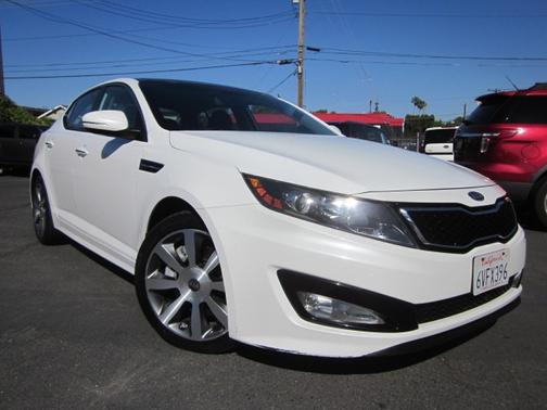 pearl white 2012 Kia Optima SX