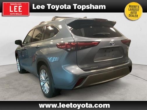 2023 Toyota Highlander Hybrid Platinum