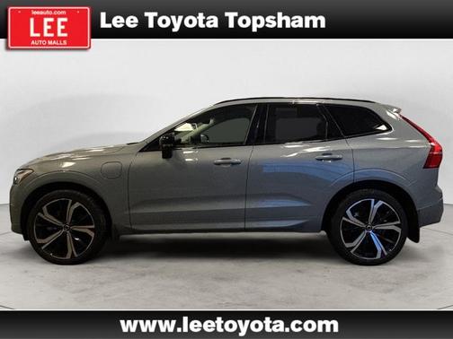 2024 Volvo XC60 Recharge Plug-In Hybrid Ultimate Dark Theme