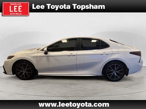 Ice 2023 Toyota Camry SE