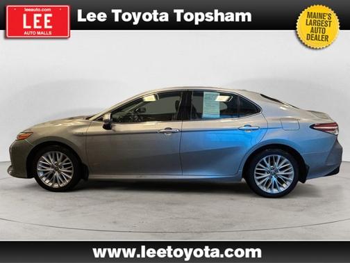 2020 Toyota Camry Hybrid XLE