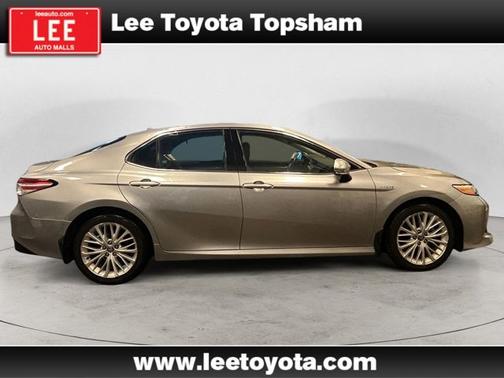 2020 Toyota Camry Hybrid XLE