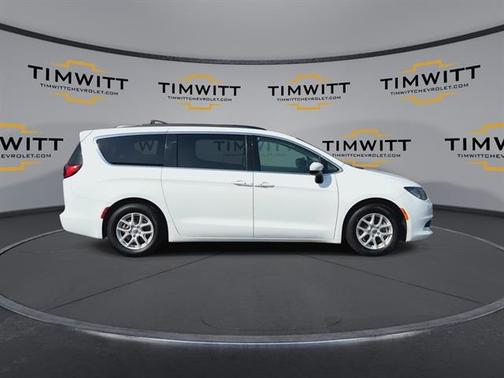 2021 Chrysler Voyager LXI