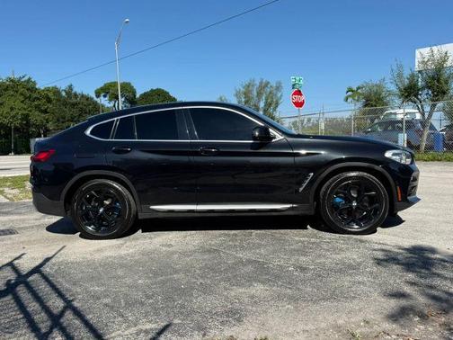 Black 2021 BMW X4 xDrive30i