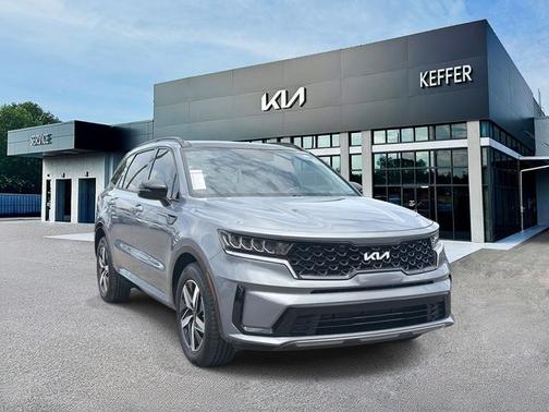 Silver 2023 Kia Sorento S