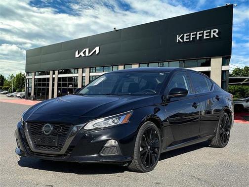 2022 Nissan Altima SR FWD