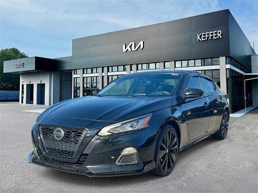 2022 Nissan Altima SR FWD