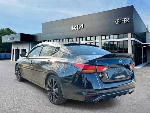 2022 Nissan Altima SR FWD