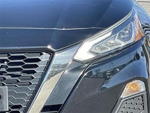 2022 Nissan Altima SR FWD