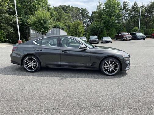 2023 Genesis G70 2.0T RWD