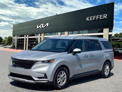 2022 Kia Carnival LX