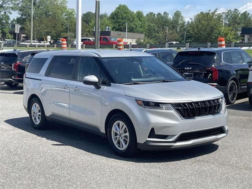 2022 Kia Carnival LX