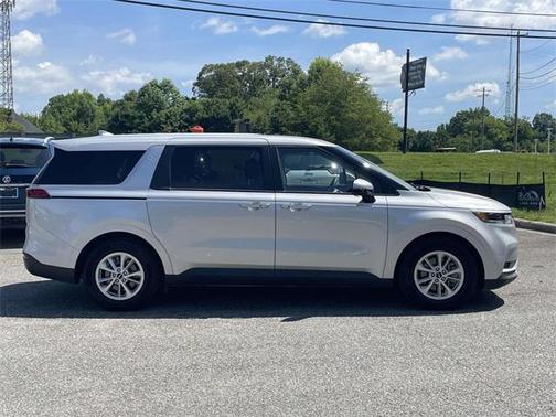 2022 Kia Carnival LX