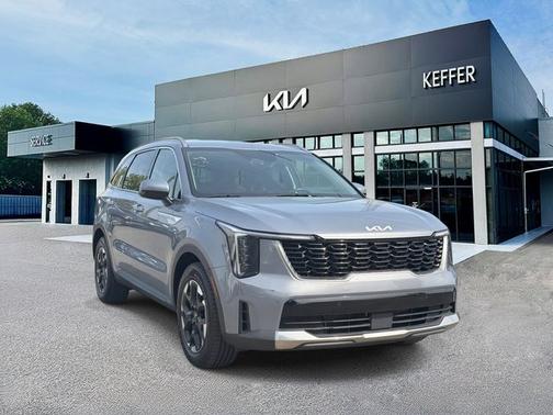 Everlasting Silver 2024 Kia Sorento S