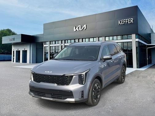 Everlasting Silver 2024 Kia Sorento S
