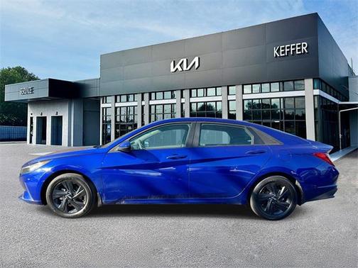 2022 Hyundai ELANTRA SEL