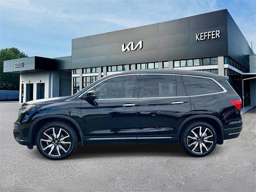 2022 Honda Pilot Touring 8-Passenger