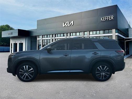 2022 Nissan Pathfinder Platinum 2WD