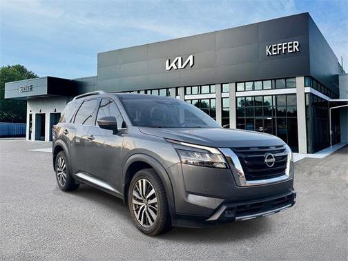 2022 Nissan Pathfinder Platinum 2WD