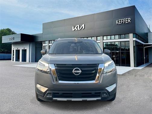 2022 Nissan Pathfinder Platinum 2WD