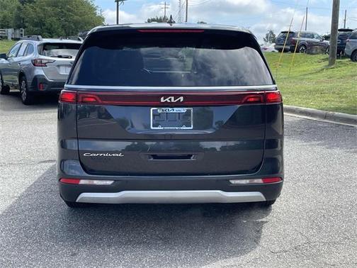 2022 Kia Carnival LX