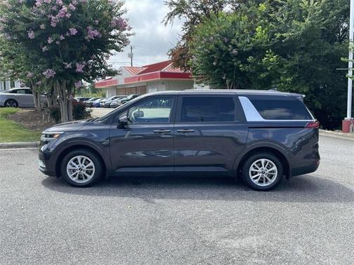 2022 Kia Carnival LX